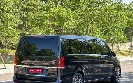Mercedes-Benz V-Класс, 2019 год, 4 640 000 рублей, 2 фотография