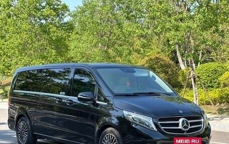 Mercedes-Benz V-Класс, 2019 год, 4 640 000 рублей, 8 фотография