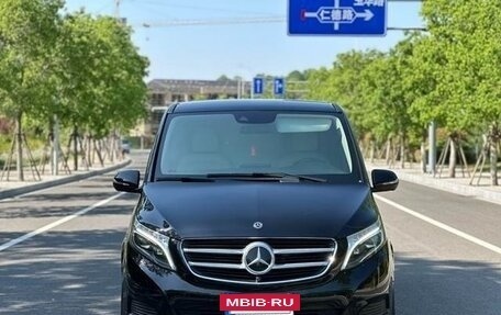 Mercedes-Benz V-Класс, 2019 год, 4 640 000 рублей, 9 фотография