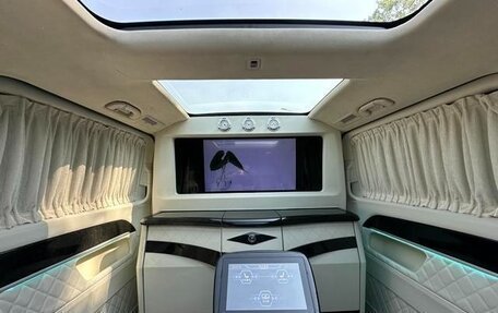 Mercedes-Benz V-Класс, 2019 год, 4 640 000 рублей, 18 фотография
