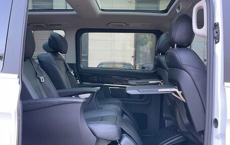 Mercedes-Benz V-Класс, 2018 год, 4 160 000 рублей, 4 фотография