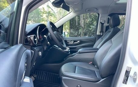 Mercedes-Benz V-Класс, 2018 год, 4 160 000 рублей, 5 фотография