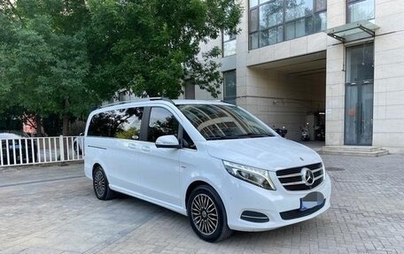 Mercedes-Benz V-Класс, 2018 год, 4 160 000 рублей, 10 фотография