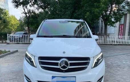 Mercedes-Benz V-Класс, 2018 год, 4 160 000 рублей, 9 фотография