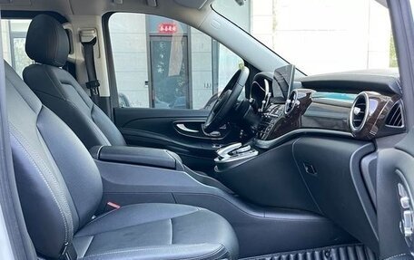 Mercedes-Benz V-Класс, 2018 год, 4 160 000 рублей, 22 фотография