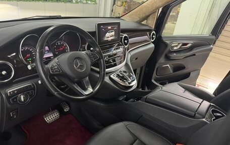 Mercedes-Benz V-Класс, 2018 год, 4 610 000 рублей, 3 фотография