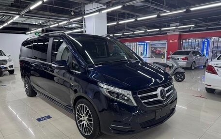 Mercedes-Benz V-Класс, 2018 год, 4 610 000 рублей, 10 фотография