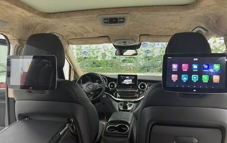 Mercedes-Benz V-Класс, 2018 год, 4 610 000 рублей, 9 фотография