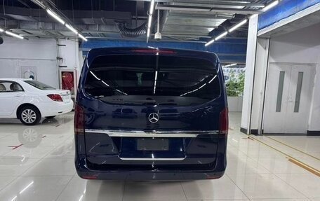 Mercedes-Benz V-Класс, 2018 год, 4 610 000 рублей, 12 фотография