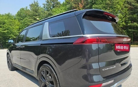 KIA Carnival, 2021 год, 2 100 000 рублей, 2 фотография
