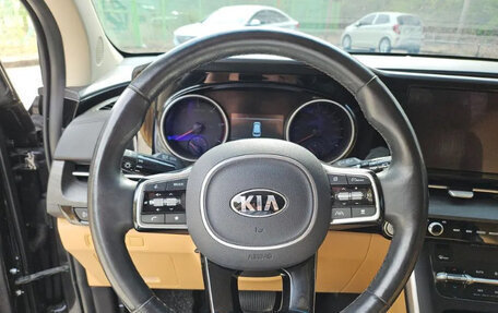 KIA Carnival, 2021 год, 2 100 000 рублей, 12 фотография