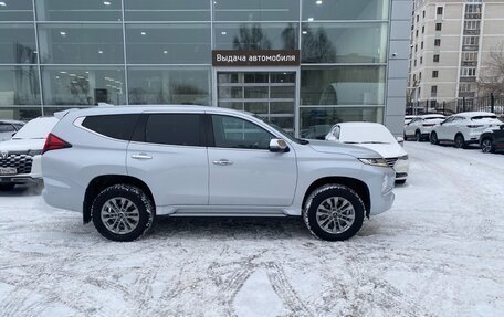 Mitsubishi Pajero Sport III рестайлинг, 2020 год, 3 750 000 рублей, 7 фотография