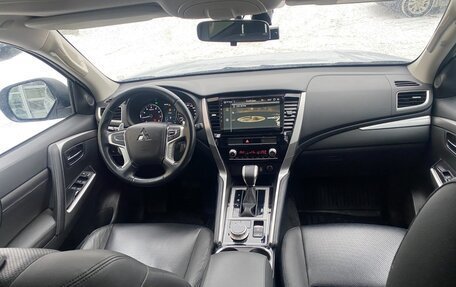 Mitsubishi Pajero Sport III рестайлинг, 2020 год, 3 750 000 рублей, 12 фотография