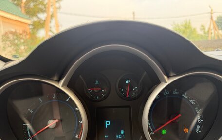 Chevrolet Cruze II, 2011 год, 700 000 рублей, 7 фотография