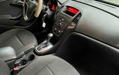 Opel Astra J, 2011 год, 665 000 рублей, 12 фотография