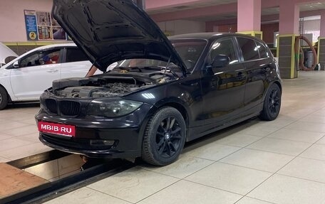 BMW 1 серия, 2009 год, 900 000 рублей, 6 фотография