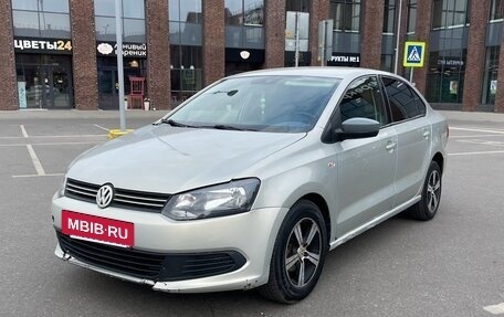 Volkswagen Polo VI (EU Market), 2011 год, 419 000 рублей, 2 фотография