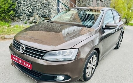 Volkswagen Jetta VI, 2011 год, 649 000 рублей, 5 фотография