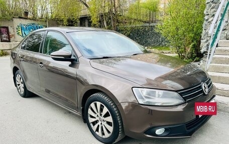 Volkswagen Jetta VI, 2011 год, 649 000 рублей, 11 фотография