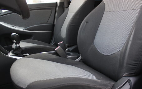 Hyundai Solaris II рестайлинг, 2011 год, 677 000 рублей, 11 фотография