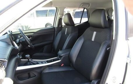 Daihatsu Rocky, 2022 год, 1 352 000 рублей, 14 фотография