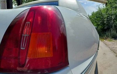 Lincoln Town Car III рестайлинг, 2000 год, 550 000 рублей, 1 фотография