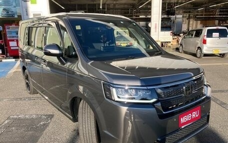 Honda Stepwgn, 2022 год, 2 250 000 рублей, 3 фотография