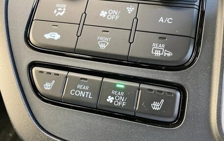 Honda Stepwgn, 2022 год, 2 250 000 рублей, 19 фотография