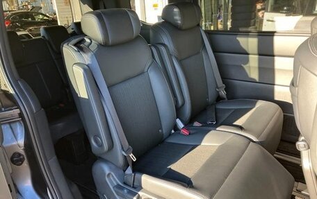Honda Stepwgn, 2022 год, 2 250 000 рублей, 23 фотография