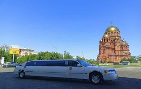 Lincoln Town Car III рестайлинг, 2000 год, 550 000 рублей, 13 фотография