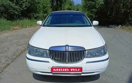 Lincoln Town Car III рестайлинг, 2000 год, 550 000 рублей, 9 фотография