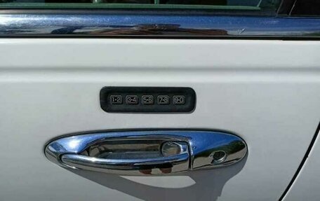 Lincoln Town Car III рестайлинг, 2000 год, 550 000 рублей, 23 фотография