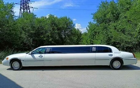 Lincoln Town Car III рестайлинг, 2000 год, 550 000 рублей, 19 фотография