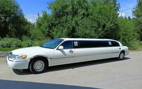 Lincoln Town Car III рестайлинг, 2000 год, 550 000 рублей, 16 фотография