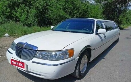 Lincoln Town Car III рестайлинг, 2000 год, 550 000 рублей, 18 фотография