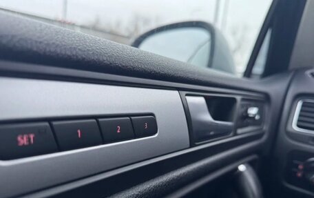 Volkswagen Touareg III, 2011 год, 2 030 000 рублей, 20 фотография