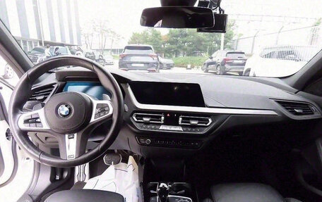 BMW 1 серия, 2022 год, 3 220 000 рублей, 6 фотография