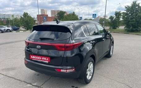 KIA Sportage IV рестайлинг, 2018 год, 2 000 000 рублей, 5 фотография