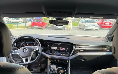 Volkswagen Touareg III, 2019 год, 5 200 000 рублей, 9 фотография