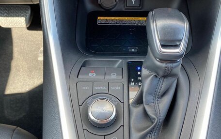 Toyota RAV4, 2022 год, 3 590 000 рублей, 11 фотография