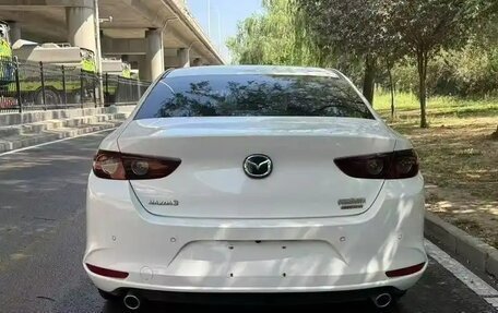 Mazda 3, 2021 год, 1 800 000 рублей, 4 фотография