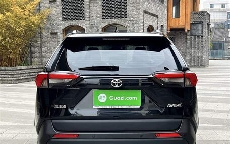 Toyota RAV4, 2023 год, 2 890 000 рублей, 5 фотография