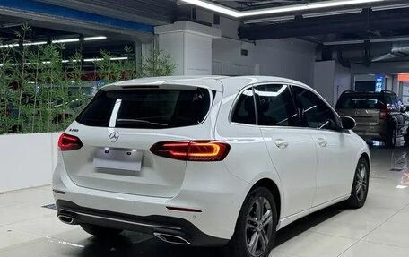 Mercedes-Benz B-Класс, 2020 год, 1 870 000 рублей, 4 фотография