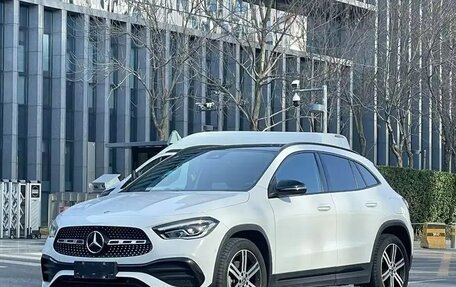 Mercedes-Benz GLA, 2022 год, 3 000 000 рублей, 3 фотография