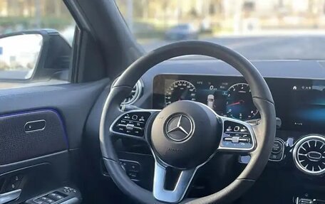 Mercedes-Benz GLA, 2022 год, 3 000 000 рублей, 17 фотография