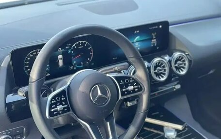 Mercedes-Benz GLA, 2022 год, 3 000 000 рублей, 11 фотография