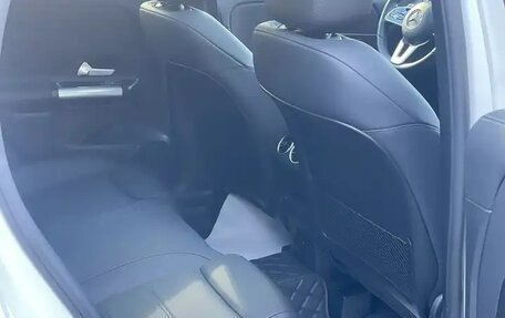 Mercedes-Benz GLA, 2022 год, 3 000 000 рублей, 13 фотография
