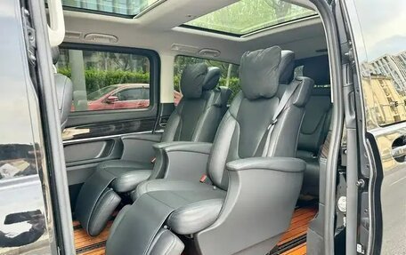Mercedes-Benz V-Класс, 2020 год, 3 300 000 рублей, 22 фотография