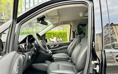 Mercedes-Benz V-Класс, 2020 год, 3 300 000 рублей, 15 фотография