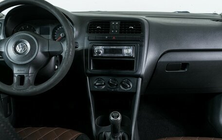 Volkswagen Polo VI (EU Market), 2011 год, 500 000 рублей, 11 фотография